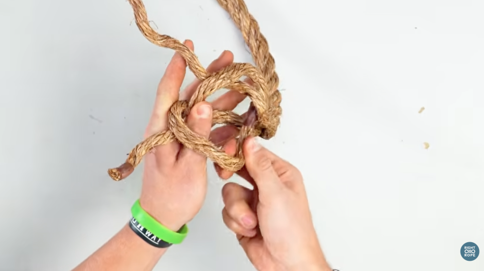 crown knot back splice step 2