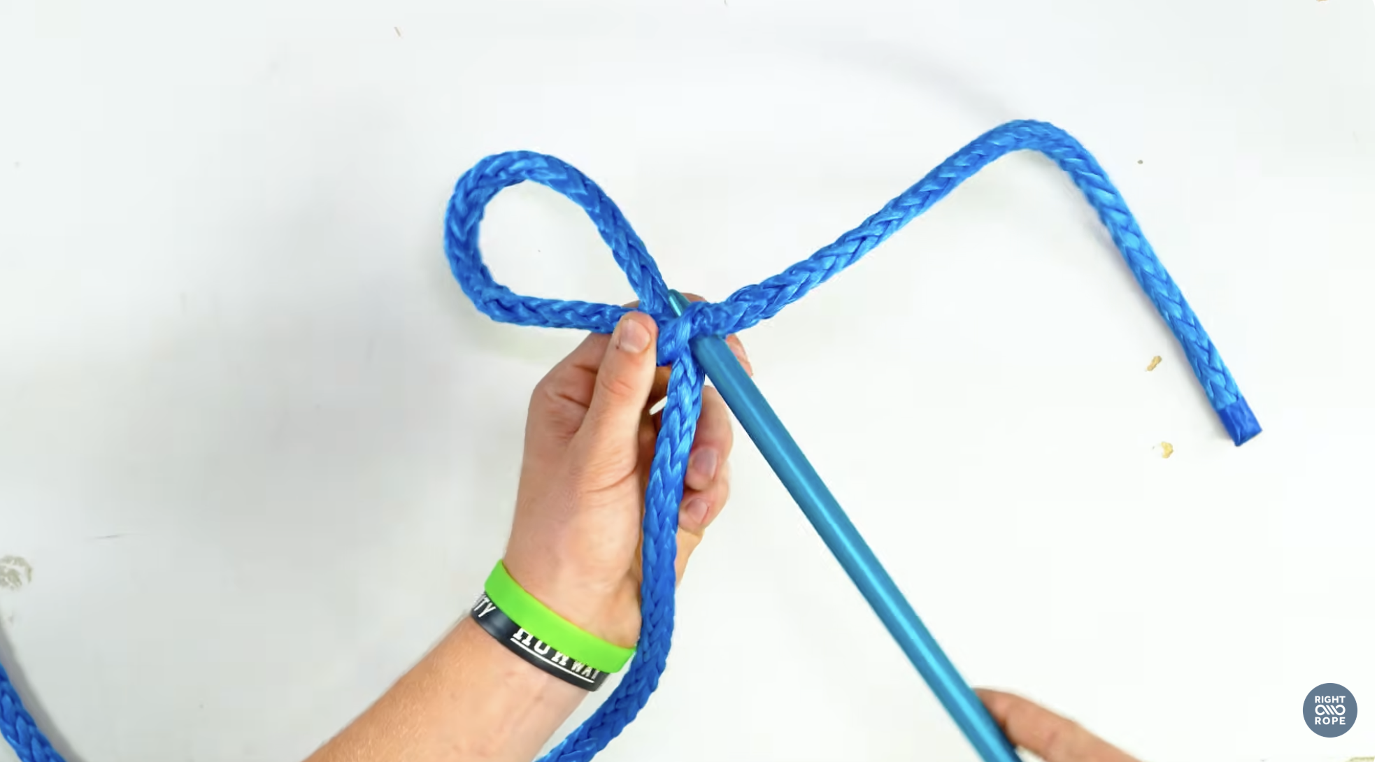 remove the twist locking brummel eye splice